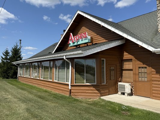 Aspen Restaurant ~ Bar ~ Banquets ~ Catering by null