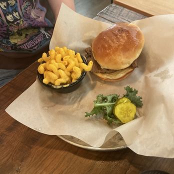 Double B's BBQ - Barbeque Near Me - West Allis, Wisconsin