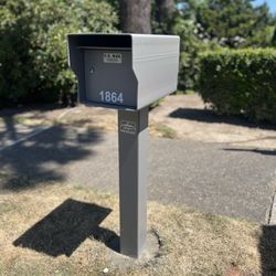 Locking Mailbox Installers - Fort Knox Mailbox install in Renton.