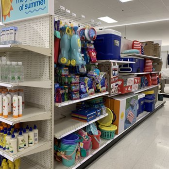Target - Lots of Cool Summer Items @ The 2 Story Target in Eagle Rock Summer 2019 - Department Stores Near Me - Los Angeles, California Target - Lots of Cool Summer Items @ The 2 Story Target in Eagle Rock Summer 2019 - Department Stores Near Me - Los Angeles, California