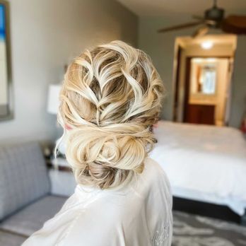 Maui Makeup Artistry - Example of hair - Makeup Artists Near Me Maui Makeup Artistry - Example of hair - Makeup Artists Near Me