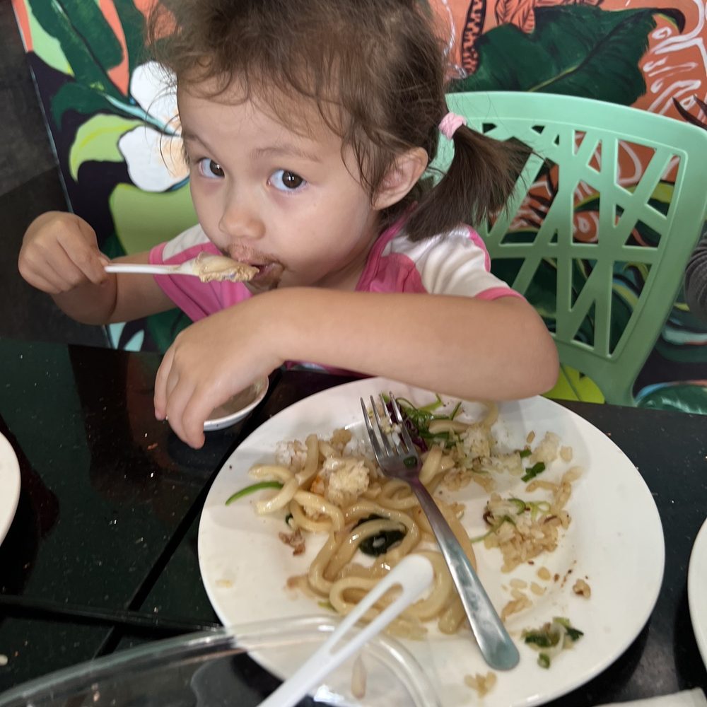 Fresh Bites Hawaii - Liberty loves the delicious cuisine and fun desserts... - Poke Near Me - Honolulu, Hawaii