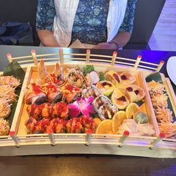 Fantastic sushi, decent price and beautiful presentation! Definitely will be back, they had a lot of food options