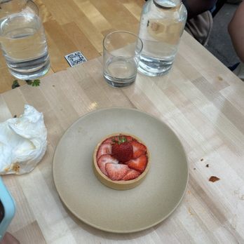 Ba Sa - Strawberry tart - Vietnamese Near Me - Bainbridge Island, Washington