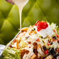 Blackie's - deluxe cheese nachos