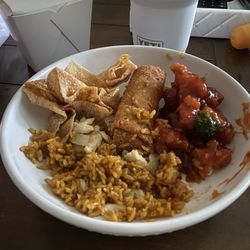 Ju Yuan Chinese Restaurant - Chicken fried rice, wontons, egg roll and S2. General Tso's Chicken