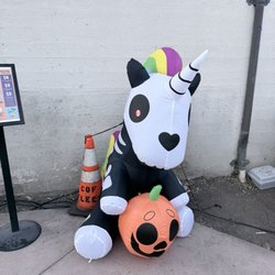 Fullerton Downtown Plaza - Cute blow up