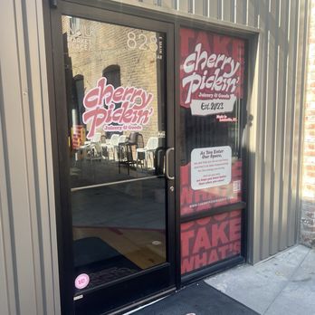 Cherry Pickin’ - It's in a little hard to miss with all the signs lol - Juice Bars & Smoothies Near Me - Louisville, Kentucky