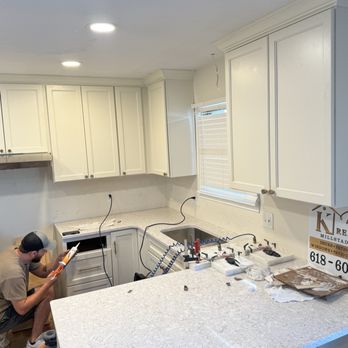 KML Remodeling - Installing gorgeous quartz countertop - General Contractors Near Me - Millstadt, Illinois KML Remodeling - Installing gorgeous quartz countertop - General Contractors Near Me - Millstadt, Illinois