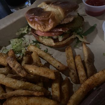 Finley's Round Rock - Byo grilled Chicken Sandwich - Bars Near Me - Round Rock, Texas Finley's Round Rock - Byo grilled Chicken Sandwich - Bars Near Me - Round Rock, Texas