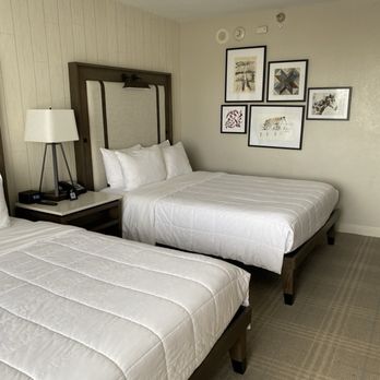 Knott’s Hotel - 2 queen bed room - Hotels Near Me - Buena Park, California Knott’s Hotel - 2 queen bed room - Hotels Near Me - Buena Park, California