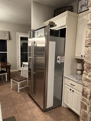 Appliance Removal - From demolition to clean up, we have the experience and equipment necessary to handle any size job. If you want an estimate for your junk removal needs or next demolition job, contact our team at Sunshine Professional Solutions today!