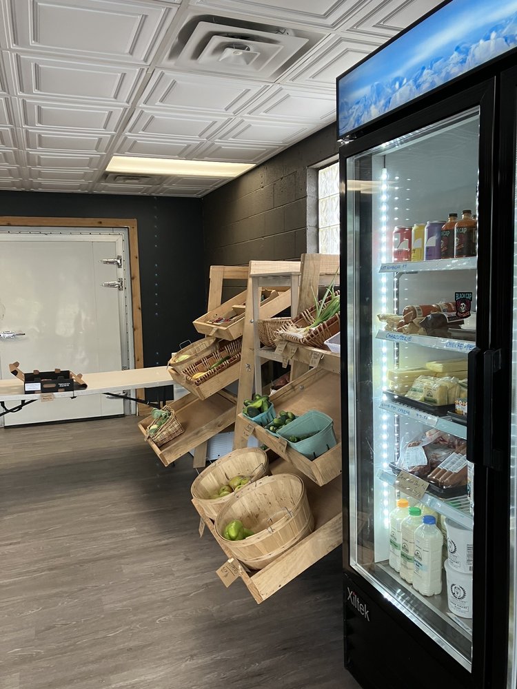 BEECHWOLD FARM MARKET Updated September 2024 4662 Indianola Ave