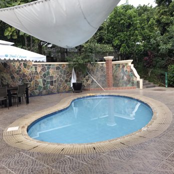 Noni's Resort - Resorts Near Me - Alitagtag, BTG
