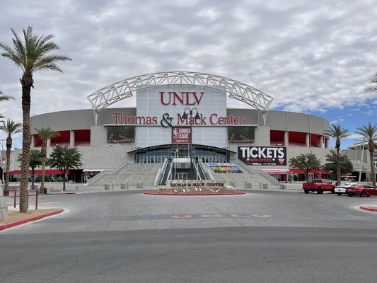 Thomas & Mack Center by null