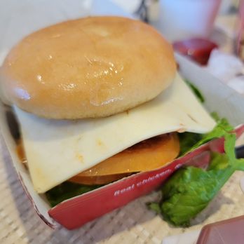 Chick-fil-A - Spicy chicken sandwich deluxe - Fast Food Near Me - Pittsburgh, Pennsylvania