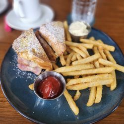 Orleans Room - Monte Cristo with frites
