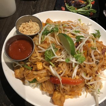 Bo Tree Plant-Based Cuisine - Pad Thai - Vegan Near Me - Markham, Ontario