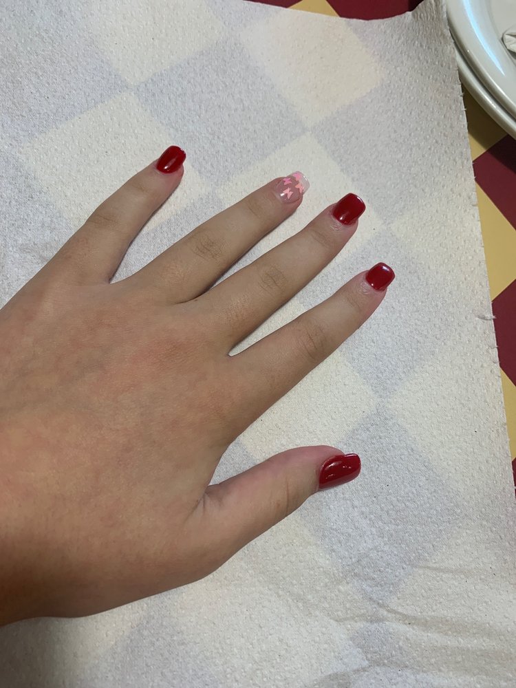 Healthy Nails & Spa Logo