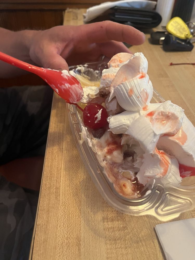 Sardis Dairy Bar Logo