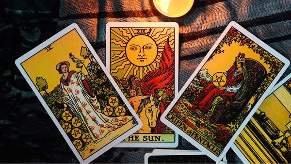 Psychic Development Classes & Tarot Classes - Susan Rawlings teaches Psychic Development, Clairvoyance, Mediumship and Tarot Card Classes to groups or individuals
