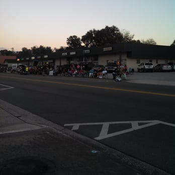 Dunnellon Florida - The Winter Night Parade at Dunnellon. - Local Flavor Near Me Dunnellon Florida - The Winter Night Parade at Dunnellon. - Local Flavor Near Me