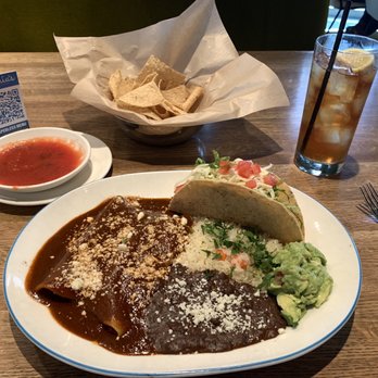 Maria's Mexican Kitchen - Fort Worth - El Senor plate, chips, salsa, unsweetened tea. - Mexican Near Me - Fort Worth, Texas
