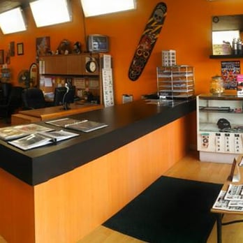 Geronimo Tattoo & Piercing Studio - Piercing room - Tattoo Near Me - Burnaby, British Columbia