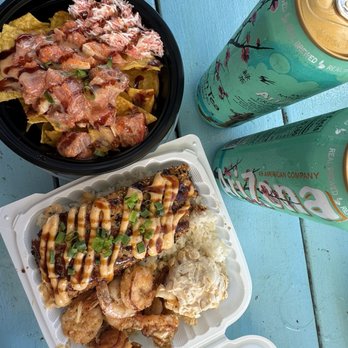 Da Bald Guy - Spicy Poke Nachos, Combo Plate- Shrimp + Furikake-Crusted Salmon - Food Trucks Near Me - Kahuku, Hawaii Da Bald Guy - Spicy Poke Nachos, Combo Plate- Shrimp + Furikake-Crusted Salmon - Food Trucks Near Me - Kahuku, Hawaii