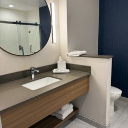 Fairfield Inn & Suites Stockton Lathrop - Bathroom