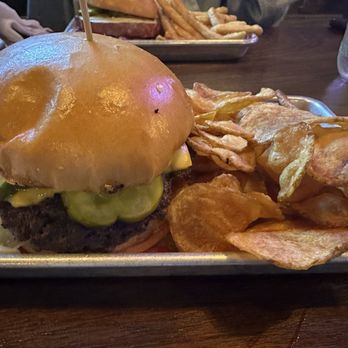 Leon's Garage - Double smash burger and fresh potato chips - Beer Bar Near Me - Marysville, Ohio Leon's Garage - Double smash burger and fresh potato chips - Beer Bar Near Me - Marysville, Ohio