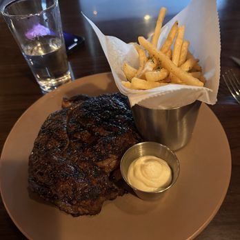 SoLa - Smoked ribeye and truffle fries - Wine Bars Near Me - Oxford, Mississippi SoLa - Smoked ribeye and truffle fries - Wine Bars Near Me - Oxford, Mississippi