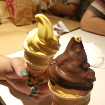 麥當勞 - Mango soft serve - Fast Food Near Me - Hong Kong, HK