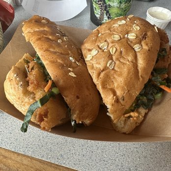 Milwaukee County Zoo - Veg "Po'boy" (more like bread with spicy sauce). - Zoos Near Me - Milwaukee, Wisconsin