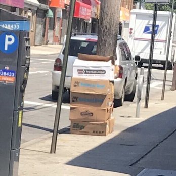 La Finquita Carnicera - Meat sitting outside in the sun on a 93 degree day - Grocery Near Me - Queens, New York La Finquita Carnicera - Meat sitting outside in the sun on a 93 degree day - Grocery Near Me - Queens, New York