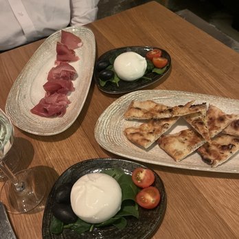Obica Mozzarella Bar Pizza E Cucina - Burrata - Italian Near Me - Manhattan, New York Obica Mozzarella Bar Pizza E Cucina - Burrata - Italian Near Me - Manhattan, New York