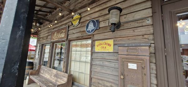 Brooks Shaw's Old Country Store by null