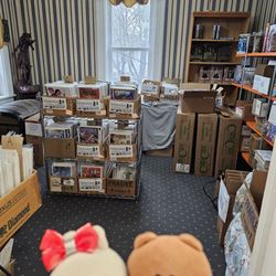 Pyramid Comics & Cards - The room on the right