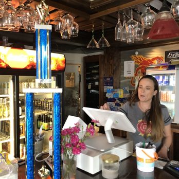 Bucketheads Beach Grill - 2019 "People's Choice" Buffalo Wings Trophy - New American Near Me - Virginia Beach, Virginia