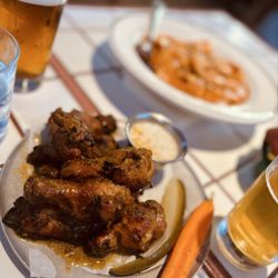 Pijja Palace - Hari Mirch Masala + 2 Beers