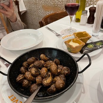 Ca l'Estevet - Snails - Spanish Near Me - Barcelona, B