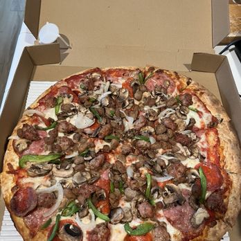 Delish Pizza - Pizza Near Me - Gold River, California