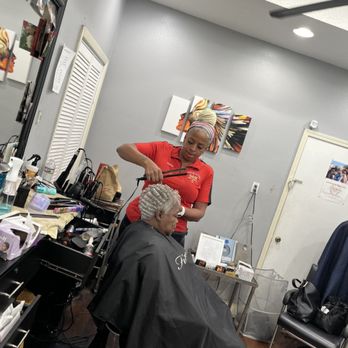 Off Da Hook Barbershop - Laura - Barbers Near Me - New Orleans, Louisiana Off Da Hook Barbershop - Laura - Barbers Near Me - New Orleans, Louisiana
