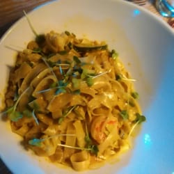 Brasserie B-times - Scampi curry met noodles (Geen hoogvlieger, naar mijn bescheiden mening en die van mijn tafelgenoten)