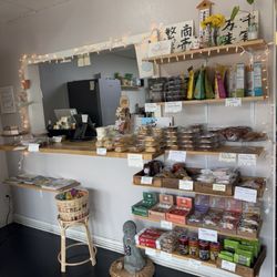 Pure Kitchen Organic Vegan - Ordering area with goodies