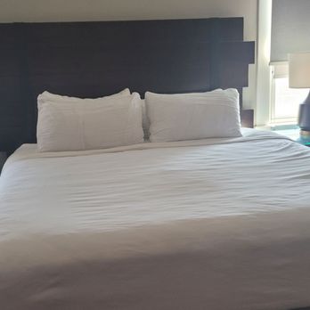 Hotel Indigo Spokane Downtown - King size bed - Hotels Near Me - Spokane, Washington