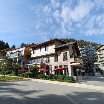 Goldie's Donuts & Bakery - Donuts and coffees with a view - Donuts Near Me - West Vancouver, British Columbia Goldie's Donuts & Bakery - Donuts and coffees with a view - Donuts Near Me - West Vancouver, British Columbia
