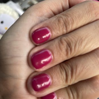 UB Spa Nails - Lumpy and full of grit $35 no-chip - Nail Salons Near Me - Glenview, Illinois