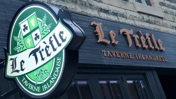 Le Trèfle Taverne Irlandaise by null