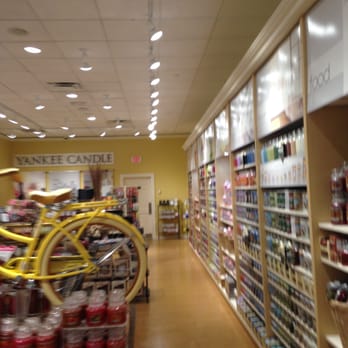 Yankee Candle - Natick Yankee Candle -- Natick Mall : 1245 Worcester Street / Route 9, Natick                Interior - Candle Stores Near Me - Natick, Massachusetts